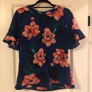 Banana republic floral ruffle sleeve blouse size medium